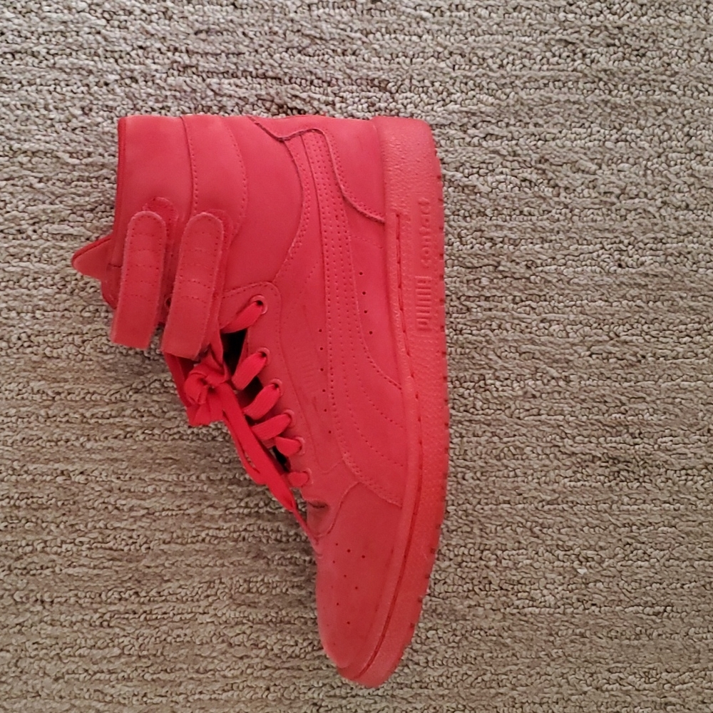 Red High Top Suede Top Pumas